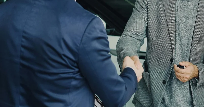 Семейчанин купил авто за 5 млн тенге, но так его и не получил