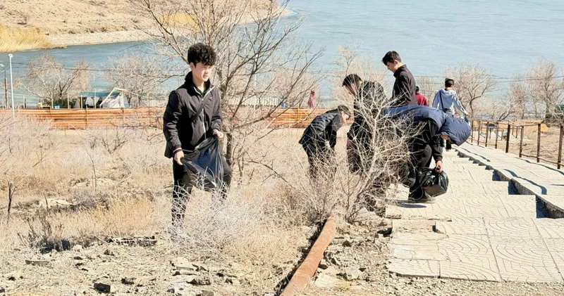 AMANAT партиясы ел бойынша Таза бейсенбі акциясын жалғастырып, тұрғындарды қоршаған ортаны қорғауға жұмылдыруда