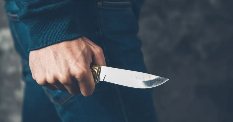 16 летнюю девушку изрезали ножом в Усть Каменогорске