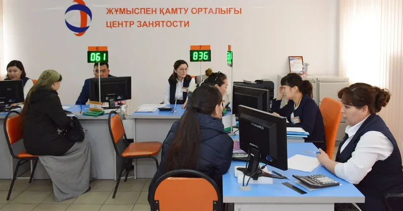 Қазақстанда жасөспірімдер қай жерде заңды түрде жұмыс істей алады