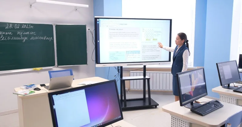 Ко мне поступает множество обращений от учителей . Токаев поручил упростить аттестацию педагогов