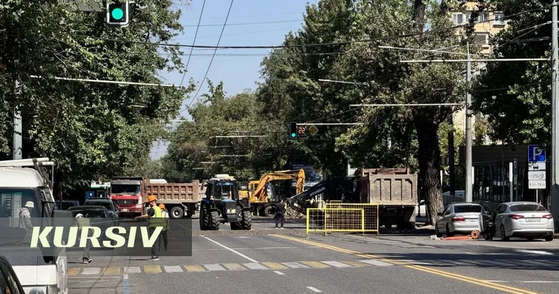 Автомобильное движение возле ЦУМа и Арбата в Алматы перекрыли на несколько дней