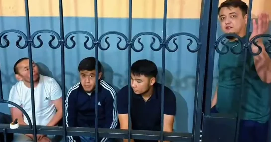 До 17 суток за TikTok эфир: в Шымкенте четверых блогеров отправили под арест за мат