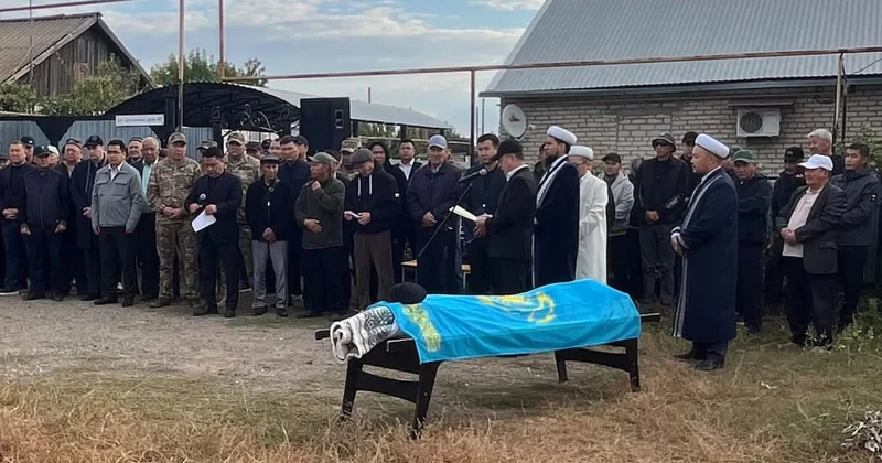 Каспийде қаза тапқан үш әскери қызметші БҚО да жерленді
