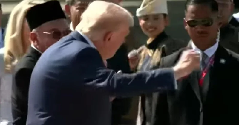 Трамп прибыл в Малайзию и станцевал с местными жителями (видео)