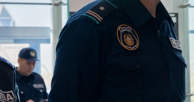 Пристававших к иностранцам казахстанцев арестовала полиция области Абай