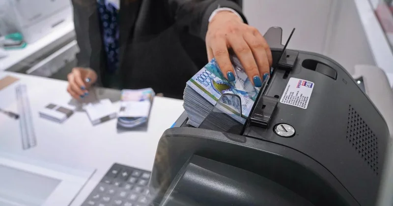 Запрет на несколько кредитов сразу и единый QR код: как изменится работа банков Казахстана
