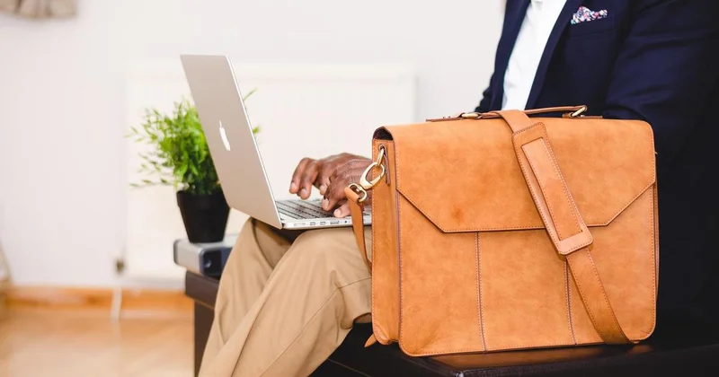 Почему молодые казахстанцы все чаще уходят с госслужбы, выяснили эксперты