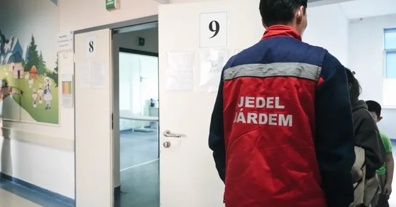 Минздрав признал, что у фельдшеров в Казахстане низкие зарплаты