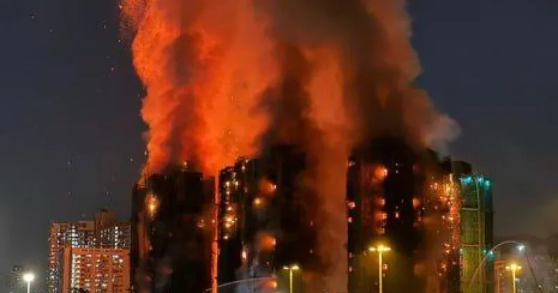 Крупнейший пожар в жилом комплексе Гонконга унес жизни 13 человек