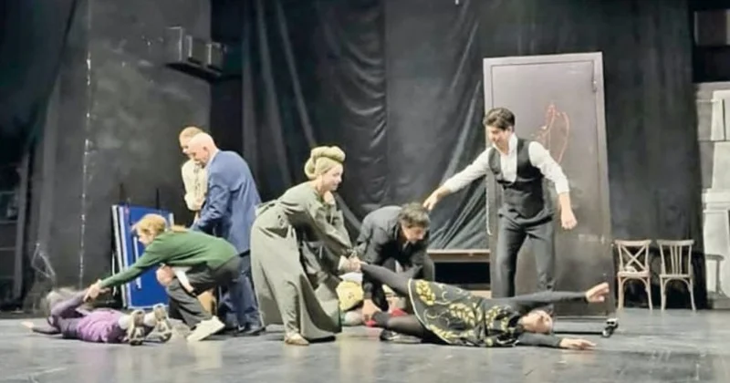 Сахнадағы тың тәжірибе