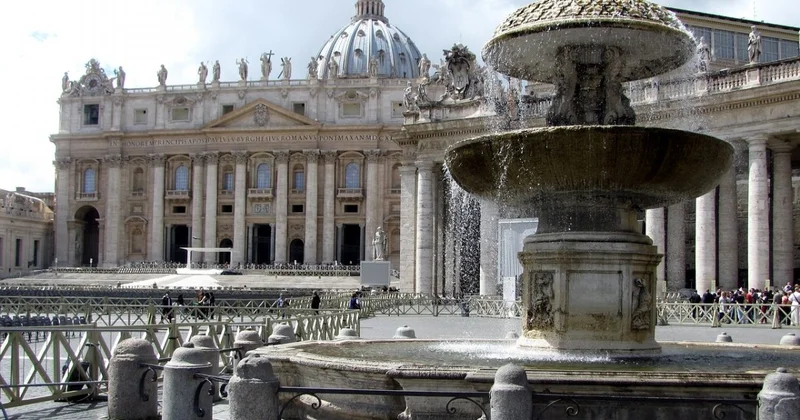 Ватикан больше не требует писать документы на латыни