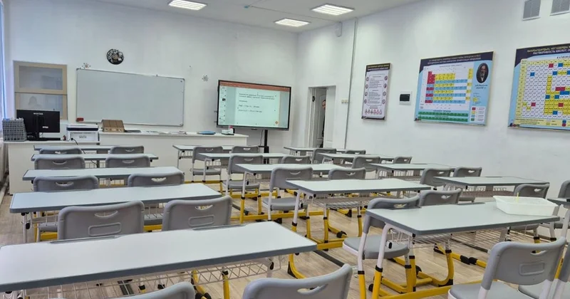 С августа ни тиына : учителя двух частных школ в Актобе четыре месяца работают без зарплаты