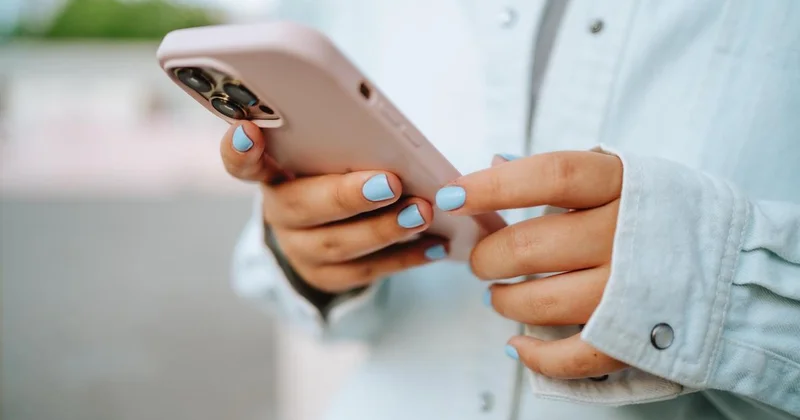 Казахстанки смогут оформлять выплаты по беременности в мобильном банкинге