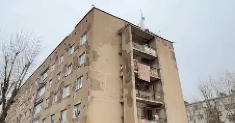 А кто вам должен?! : горожане возмутились состоянием дома в Астане