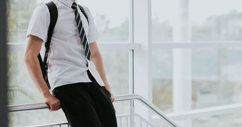 Казахстанку оштрафовали за грубость ее сына по отношению к учителю и отказ идти на урок