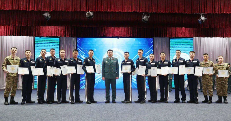 Гвардейцам вручили ещё 400 сертификатов в ВУЗы