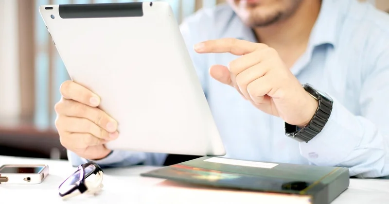 Кухонный комбайн за миллион: костанайцев втягивают в кредиты прямо в кафе