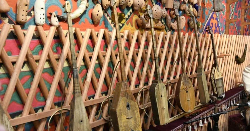 Астанада түркі халықтарының музыкалық аспаптары қойылған экспозиция ашылды