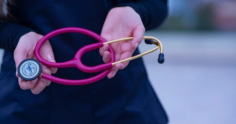 Премии не выплачивают: медики больницы Астаны жалуются на руководство