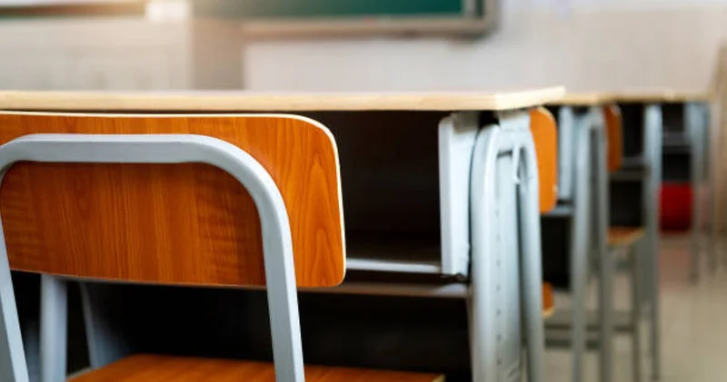 Сейфті бұзып алған : мектептен автомат пен екі мылтықты ұрлаған азамат жауапқа тартылды