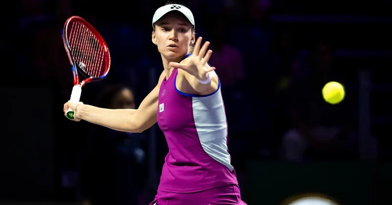 Рыбакина проиграла Швентек на историческом турнире в Китае