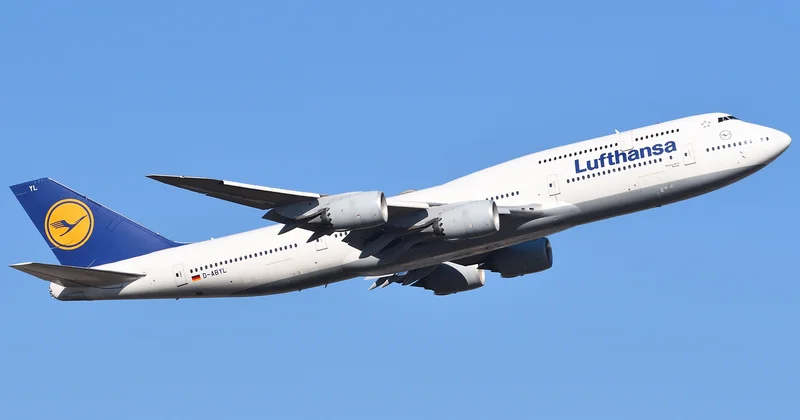 Lufthansa ұшағы Алматыға шұғыл қонды: бортта жолаушы қайтыс болды