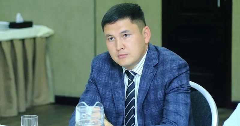 Чиновника обвиняют в многоженстве в Кыргызстане