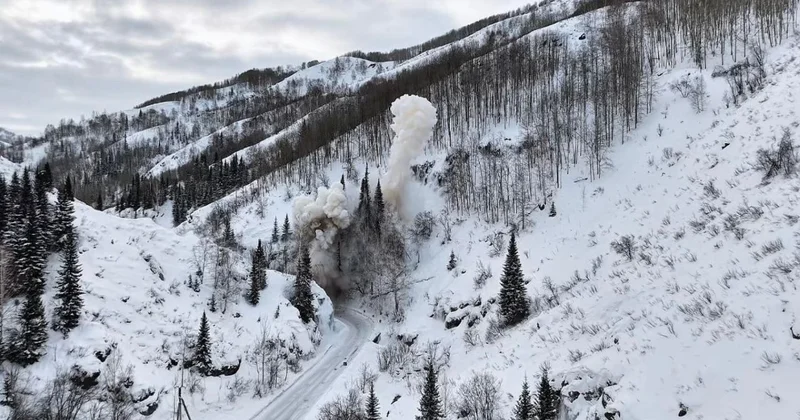 МЧС предупреждает о самопроизвольном сходе снежных лавин