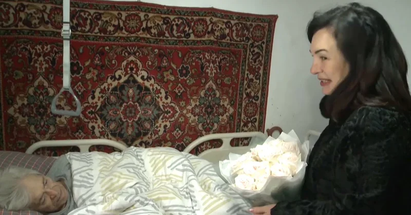 Қарағандыда еріктілер соғыс ардагерінің ауласын тазалап берді