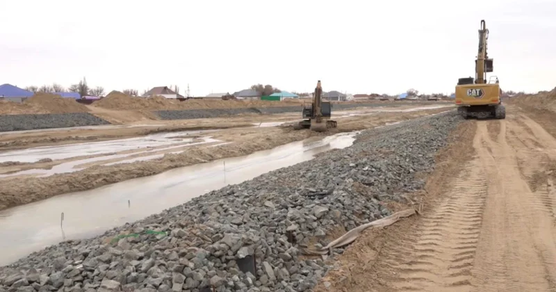 Атырауда өзендердің түбі тереңдетіліп жатыр