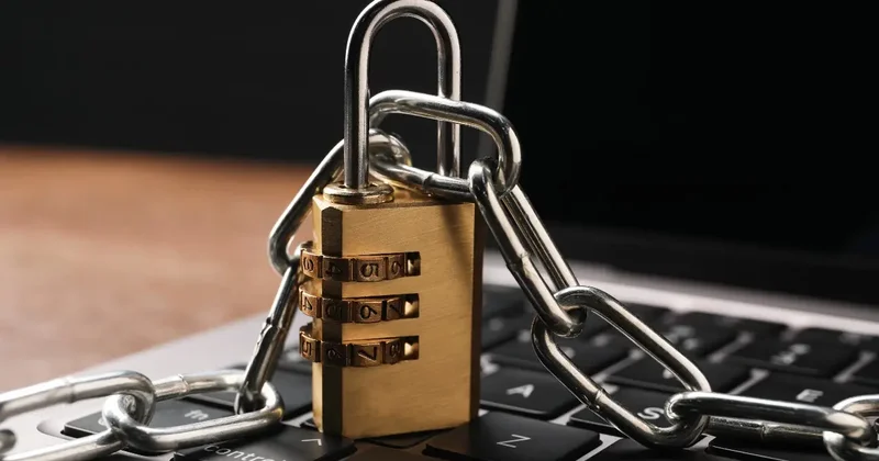 Kundelik получил штраф почти в 3 млн тенге за старую утечку данных школьников