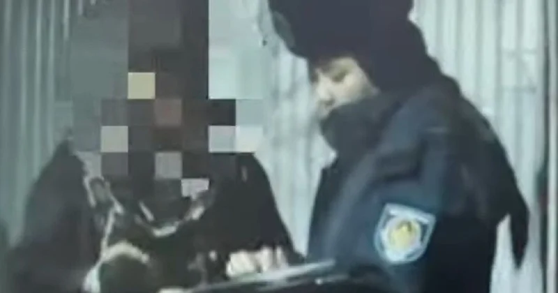 Женщину поместили в ИВС после обыска у нее дома в Таразе (видео)