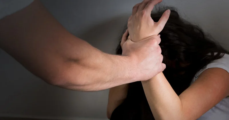 Подозреваемый в изнасиловании 13 летней падчерицы покончил с собой в Мангистау