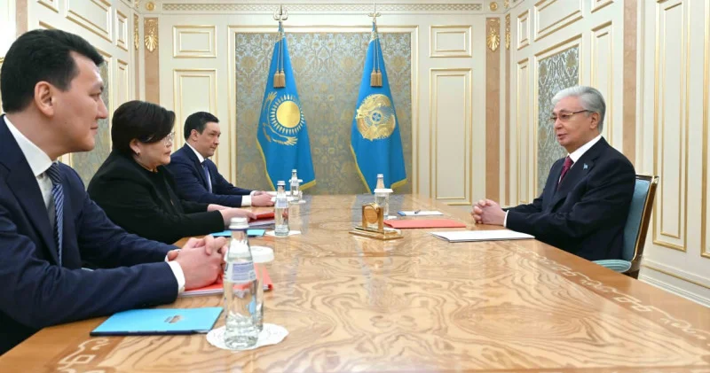 Конституциялық комиссия: Тоқаев Әзімова, Қарин және Жиенбаевты қабылдады
