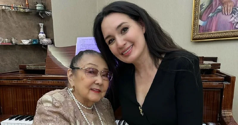 96 летняя Бибигуль Тулегенова спела в дуэте с Зариной Алтынбаевой