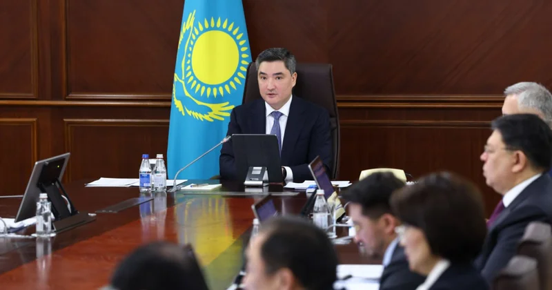 Олжас Бектенов: Балалар мен жасөспірімдер фастфуд пен энергетикалық сусындарға тәуелді