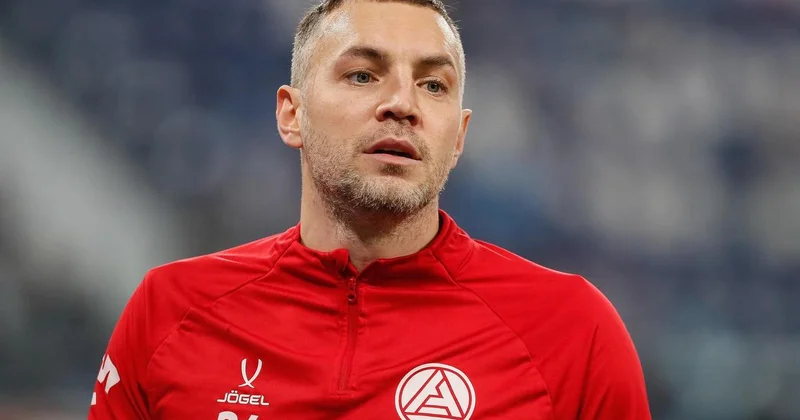 Казахстан мне неинтересен : лучший бомбардир сборной России высказался о переговорах с Кайратом