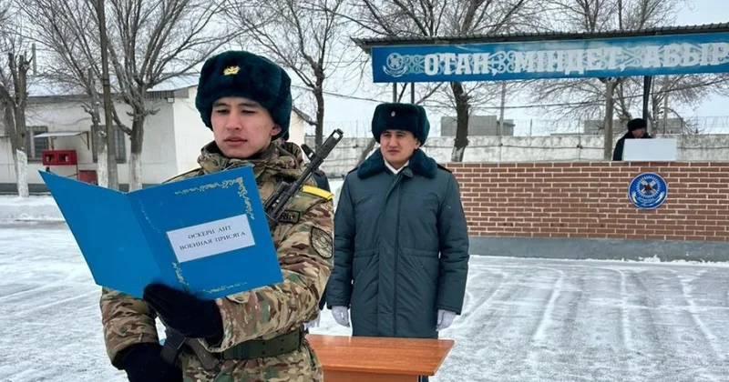 Офицер Нацгвардии принял военную присягу у родного младшего брата