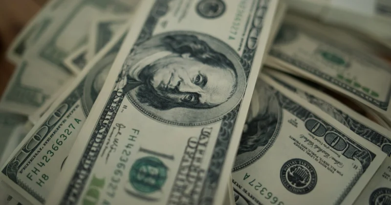 Казахстанцы закупились долларами и стали дорожить рублями