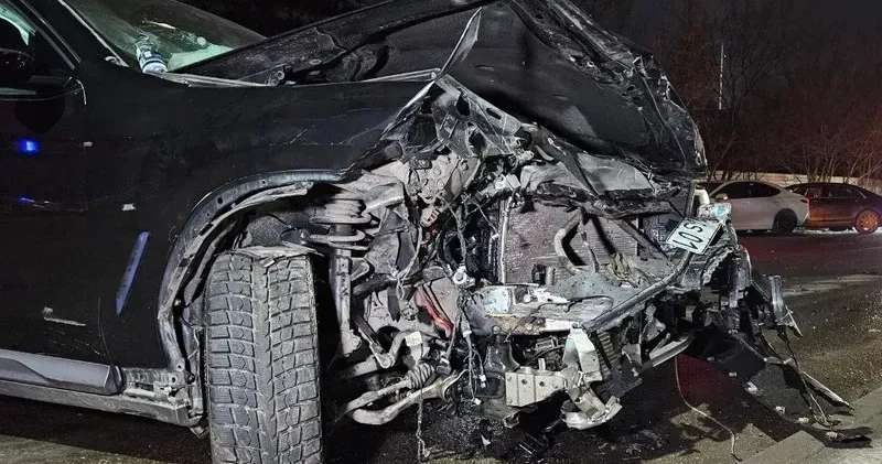 Алматыда таңға жуық жол апаты болып, үш адам ауруханаға түсті