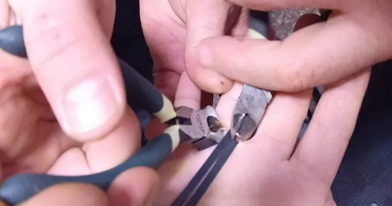 Әшекейдің әлегі: Қарағандылық әйел сақинасын шеше алмай, көмекке жүгінді