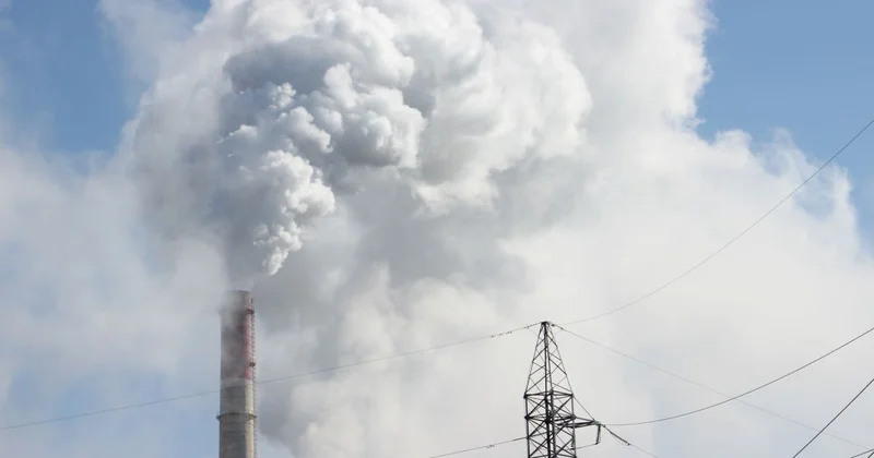 Превышение норм сероводорода в 36 раз: НПЗ проверят после жалоб жителей Атырау