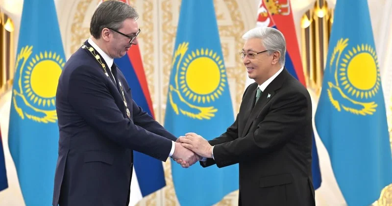 Токаев наградил президента Сербии орденом Алтын Қыран
