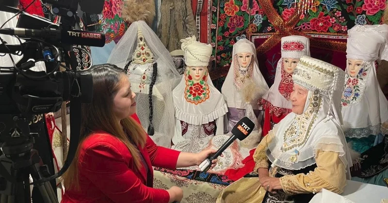 Ақ кимешекті әйгілеген әже