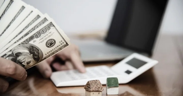 Абай облысында 20 млн теңгеден астам шығынға себеп болған алаяқ ұсталды