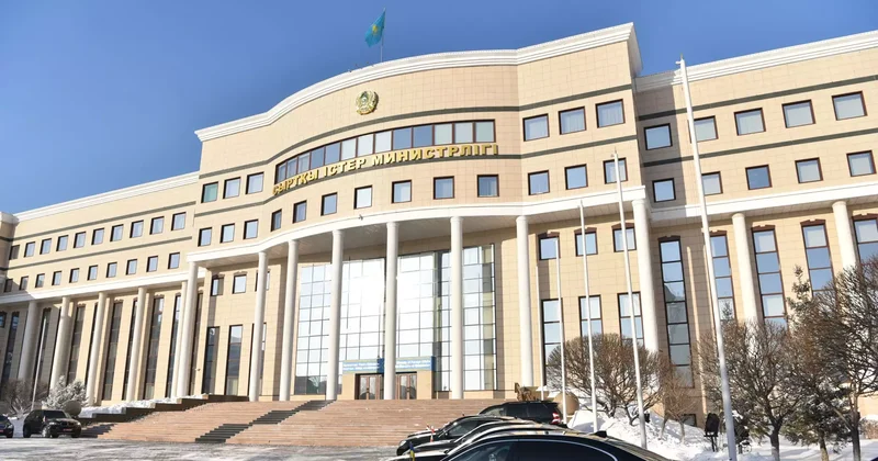 Сыртқы істер министрлігі қазақстандықтарға Ираннан кетуге кеңес берді