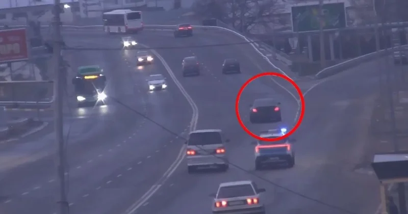 Погоню устроила полиция за подростком на угнанном Mercedes в Таразе (видео)