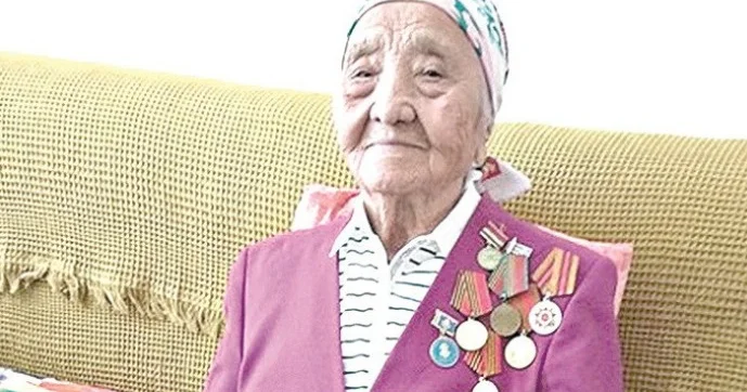 Жамбыл бабадан бата алған