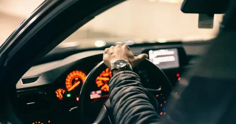 Таразда әпкесінің көлігін ұрлап, рөлге отырған жасөспірім полициядан қашпақ болған